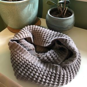 Urban Outfitters Chunky Knit Circle Scarf